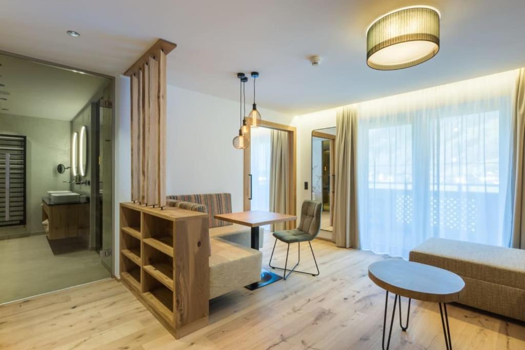 Suite mit Bergblick